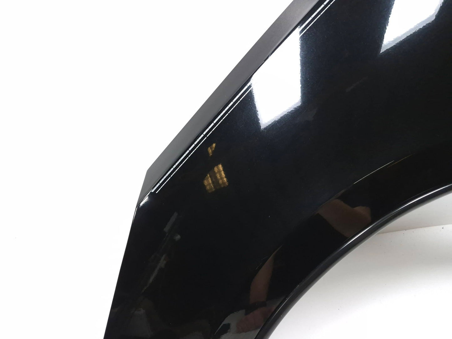 2014 Hyundai Accent Front Left Fender OEM 66311-1r350