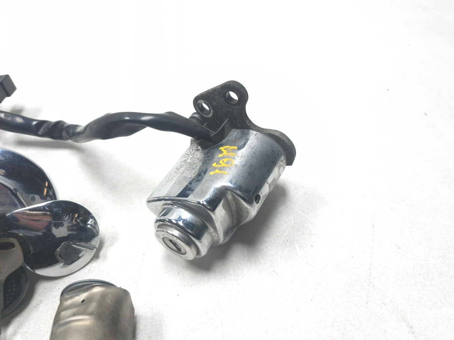 2004 Honda Shadow Aero Vt750c Ignition Lock Set & Fuel Cap 3 Pcs OEM