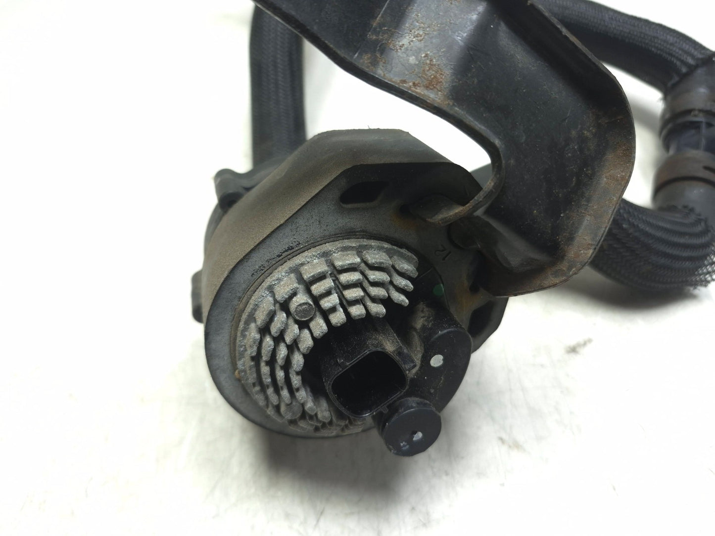 2012 Nissan Leaf Water Coolant Motor Pump Assy OEM