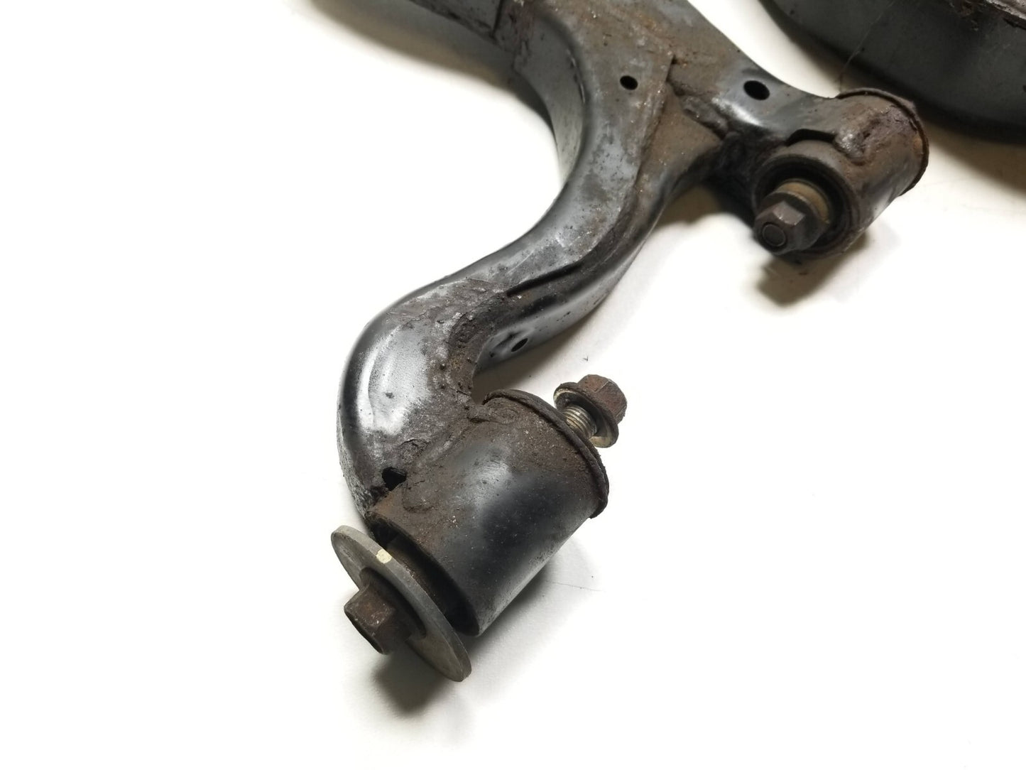 2006-2008 Nissan Armada Rear Control Arm Passenger Side Right 2pcs OEM