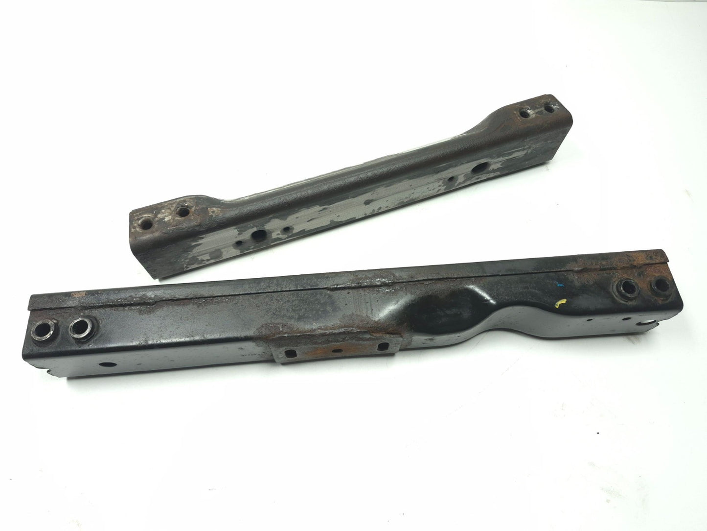 2013 Cadillac Escalade Esv Auto Transmission & Frame Crossmember Mount Pair OEM