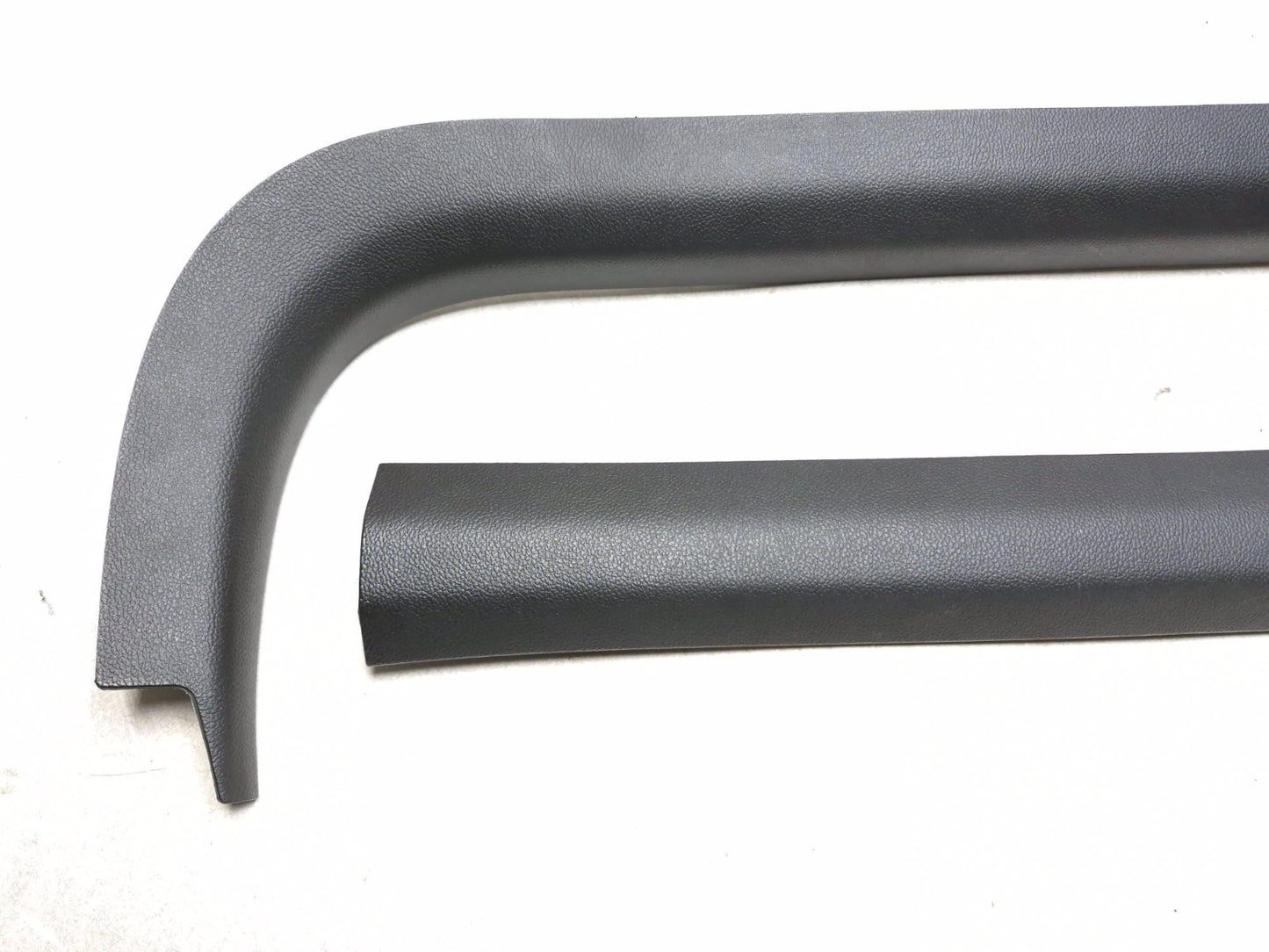 2017 Cadillac Ats Front Left & Right Side Door Sill Plate Molding Pair OEM
