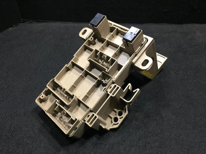 14 15 16 Subaru Forester Fuse Relay Box 82201fj110 OEM 43k