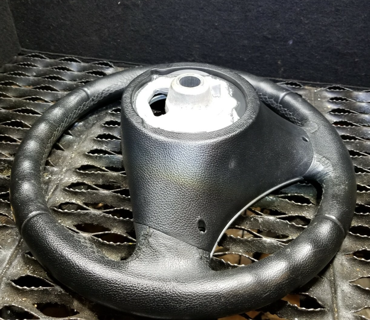 2011 BMW 128 Steering Wheel W/ Siwtch OEM ✅