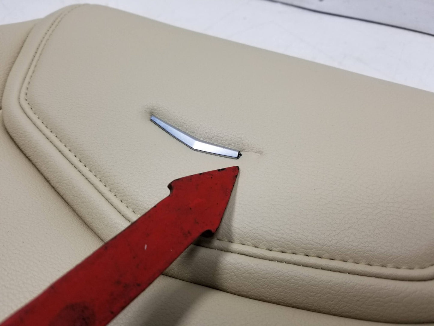 2017 Cadillac Xt5 Front Passenger Seat Backrest Upper Cushion OEM