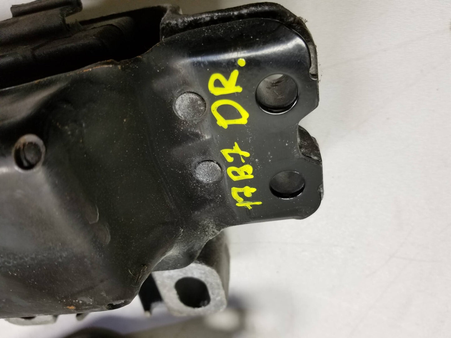 2017 Volkswagen Passat Engine Mount 3pcs OEM