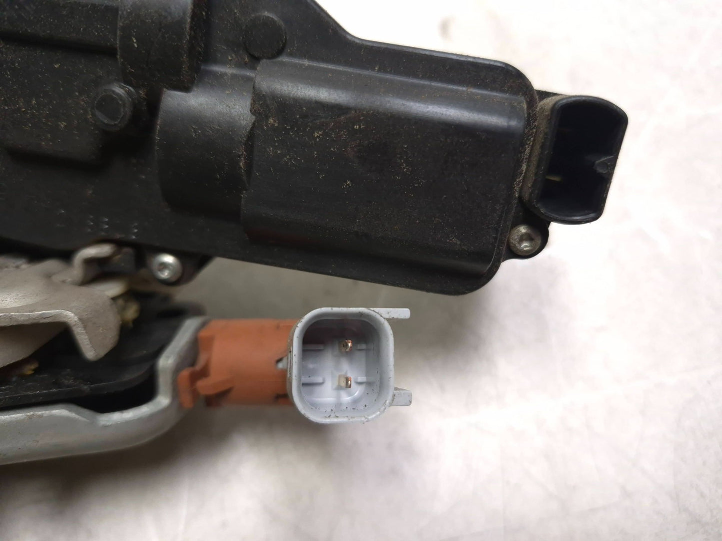 2008 Lincoln Navigator Front Door Lock Latch Actuator Passenger Side Right OEM