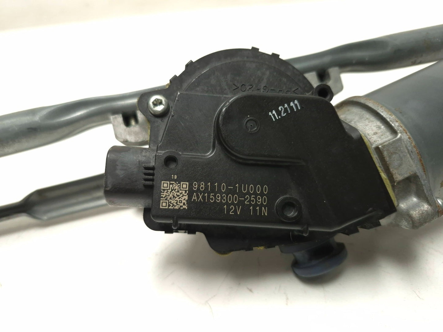 2012 Hyundai Sonata Windshield Wiper Motor W/ Linkage OEM