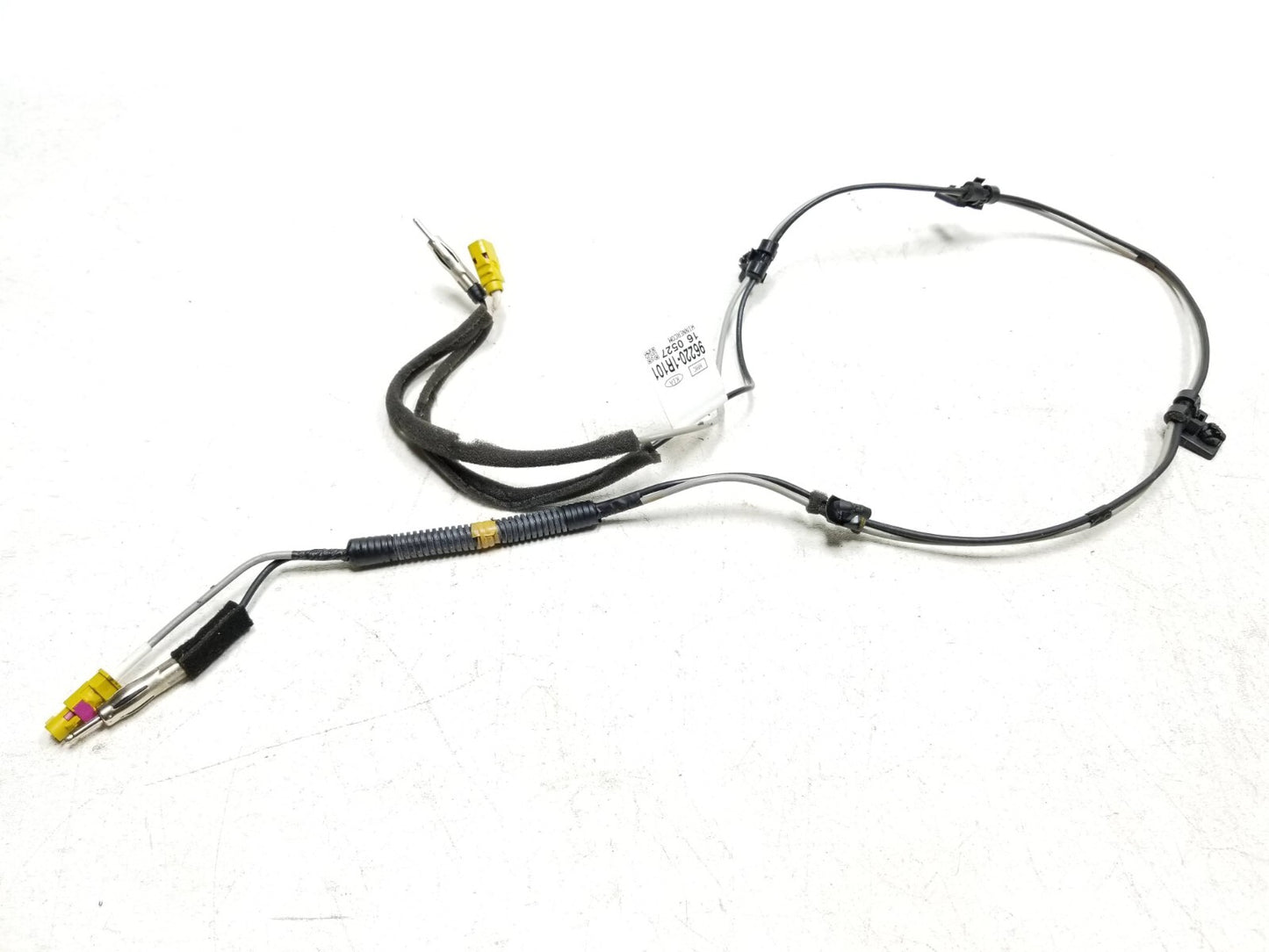 12 - 17 Hyundai Accent Radio Antenna Wire Harness Loom OEM