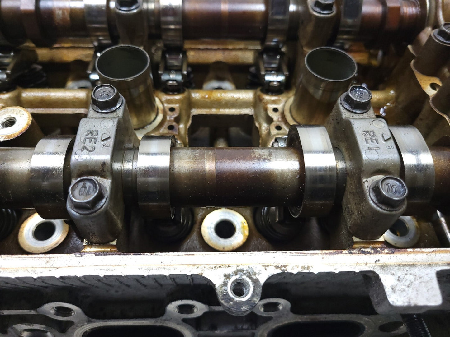 09-12 Hyundai Genesis Engine Cylinder Head Left & Right Pair OEM 4.6l