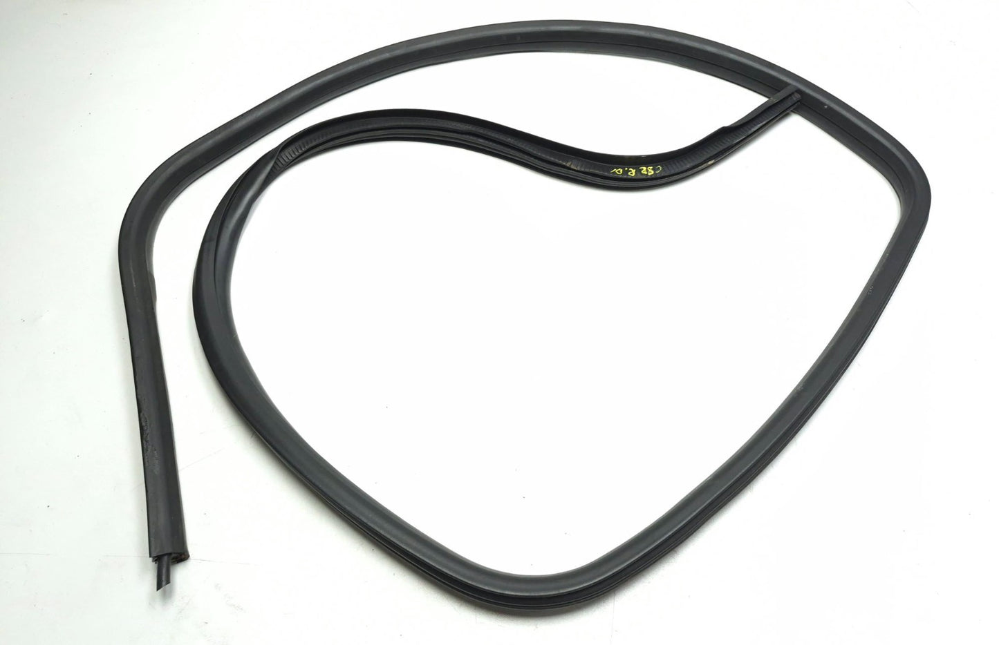 2013 Cadillac Escalade Esv Rear Door Weatherstrip Seal Left Driver Side Pair OEM