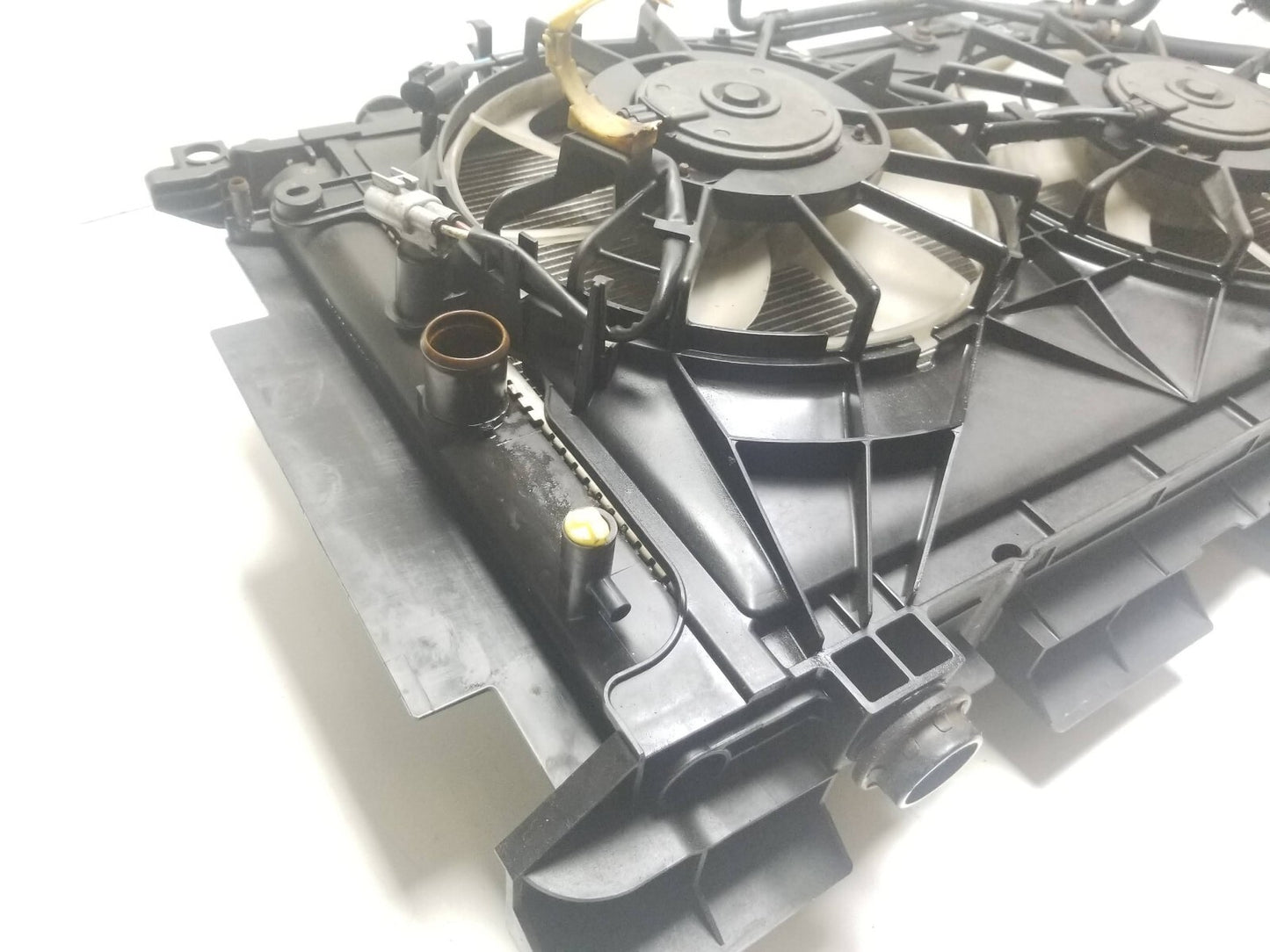 2011 Scion Tc Front Radiator Dual Fan Motor W/ A/c Radiator OEM