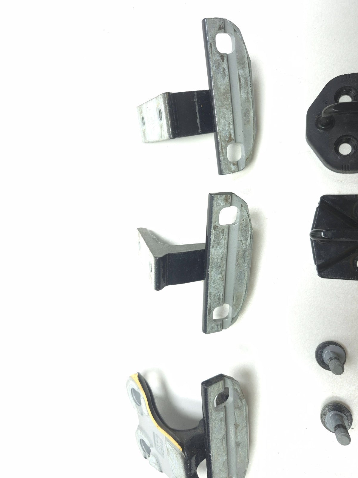 2013 Volvo S60 Passenger Side Door Hinge & Striker 6pcs W/ Bolt 13pcs OEM