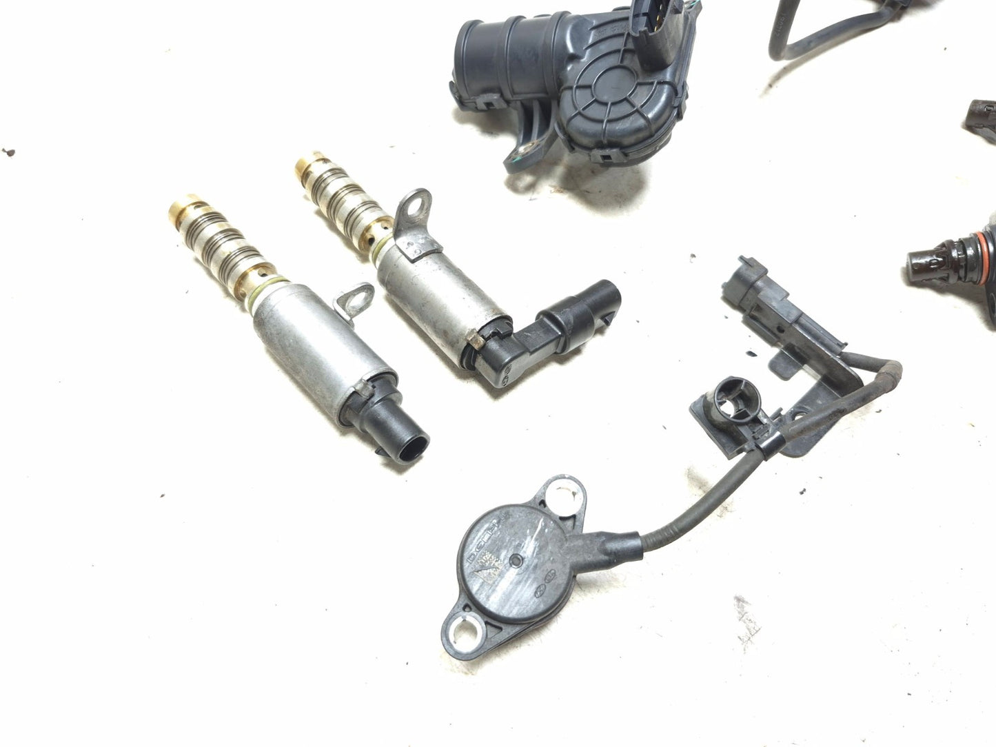 2019 Hyundai Kona 2.0l Vvt Solenoid & Intake Motor Vcm & Cam Actuator Set OEM