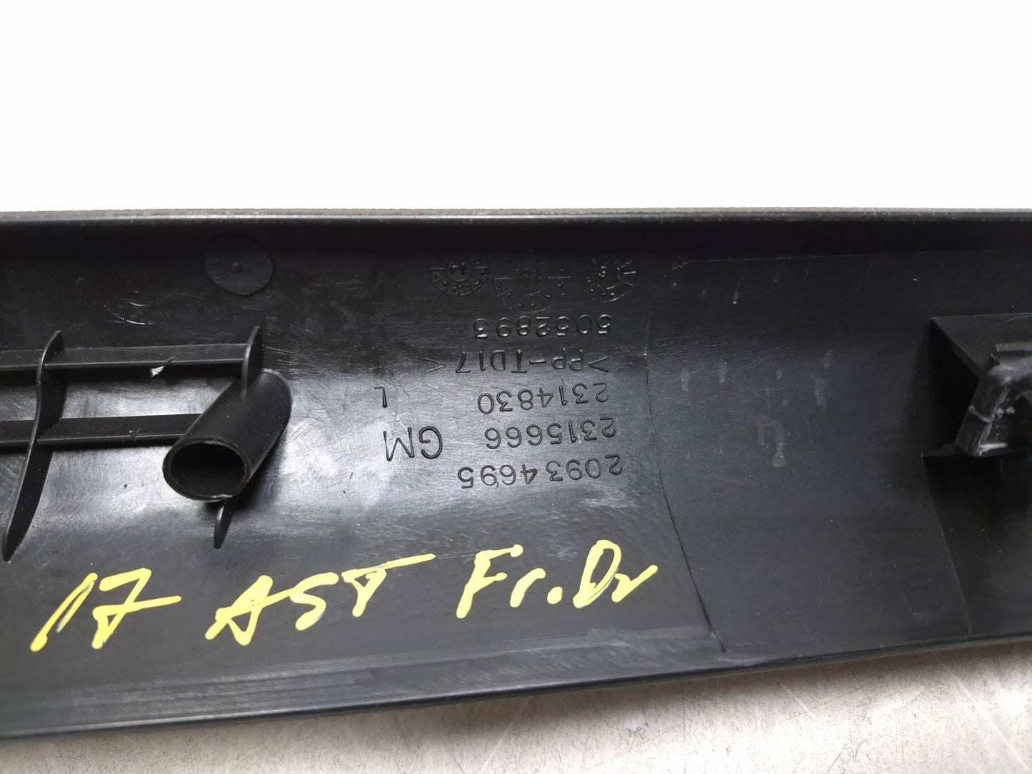 2017 Cadillac Ats Front Left & Right Side Door Sill Plate Molding Pair OEM