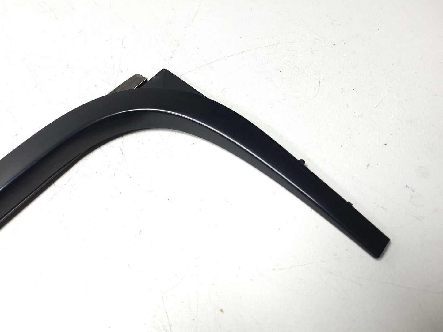 2010 - 2014 Chevrolet Suburban Side Door Window Outer Sealing Strip OEM