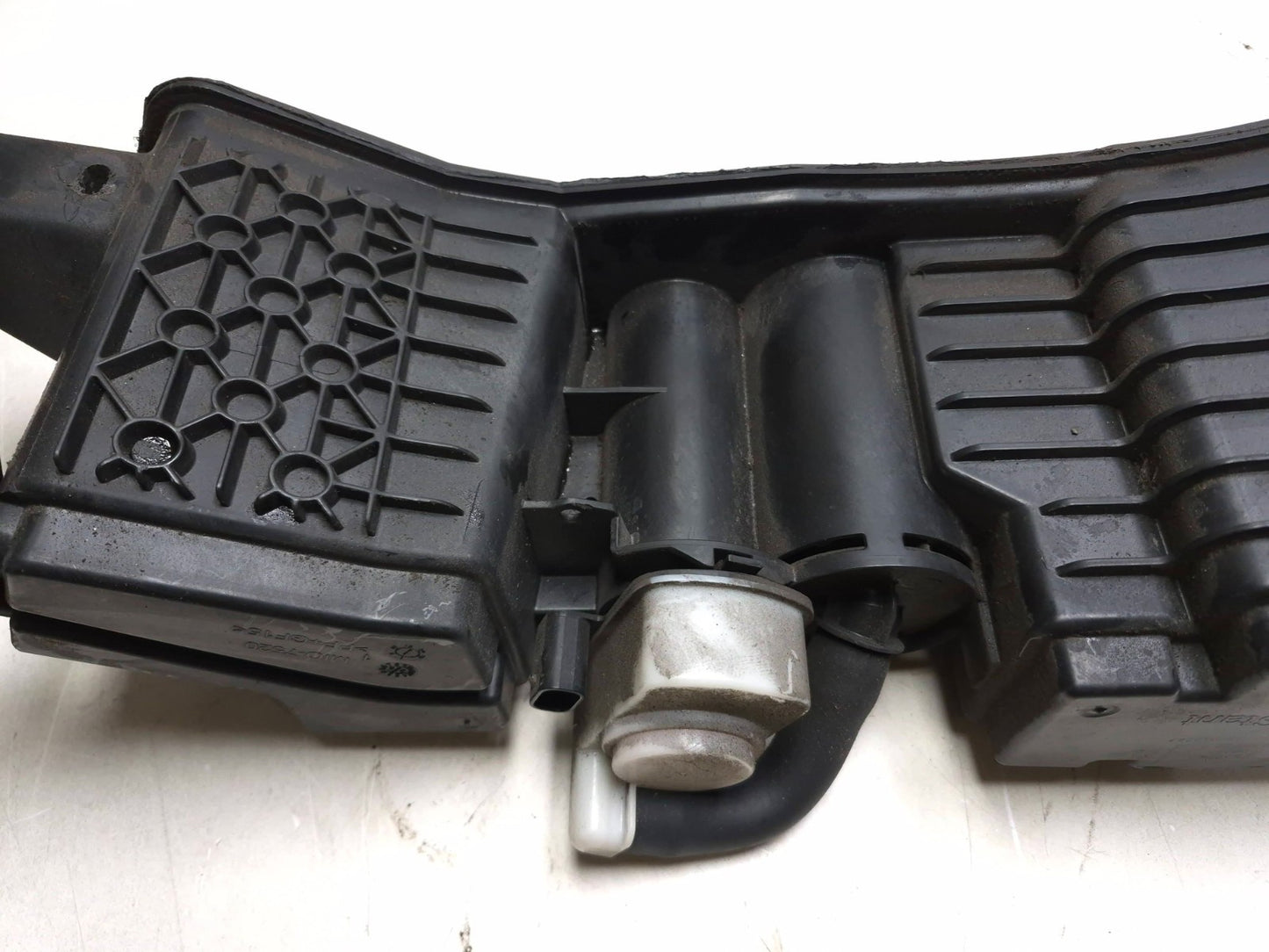2020 Dodge Challenger 5.7l Charcoal Fuel Vapor Canister OEM