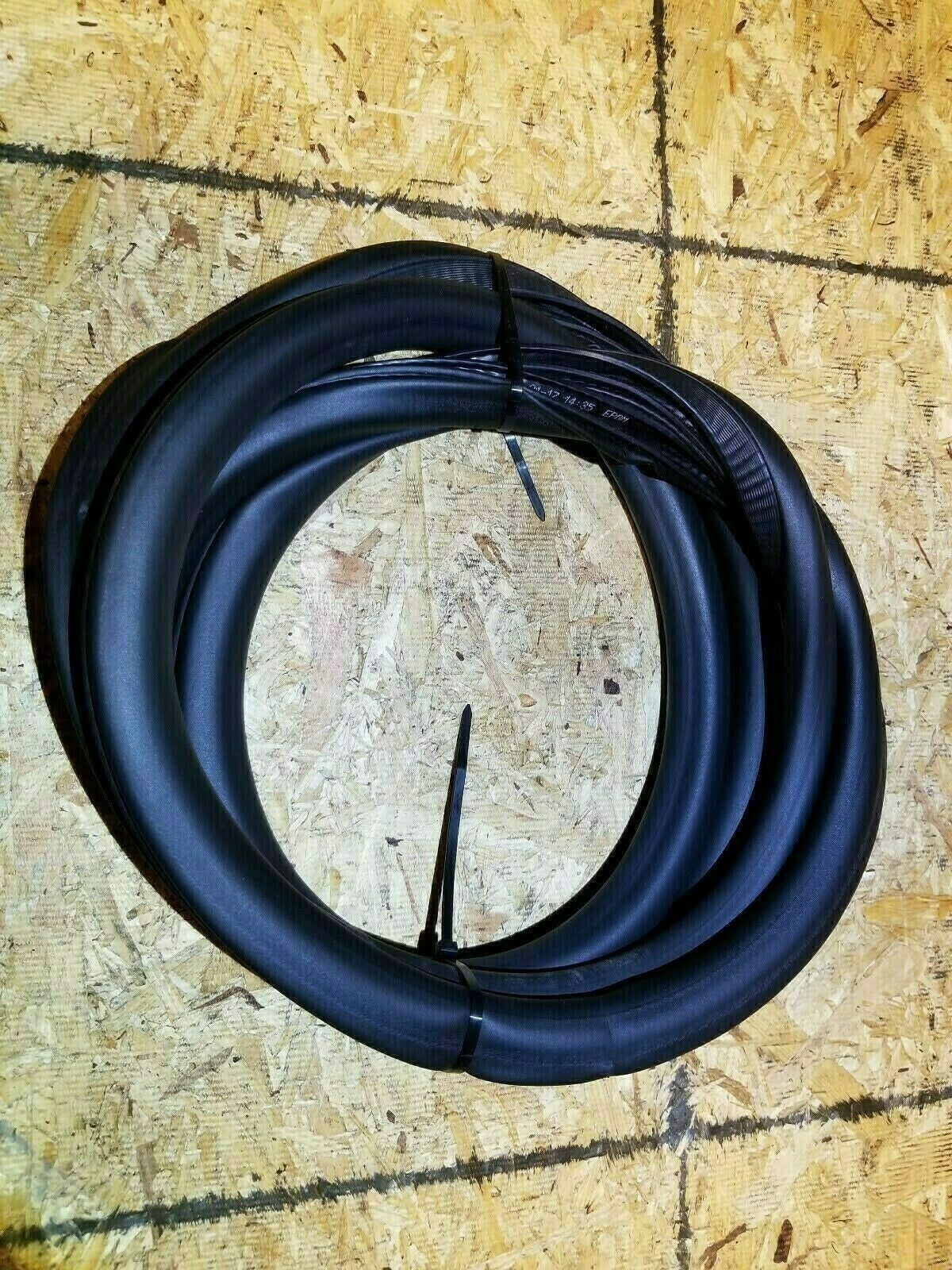 2017 Cadillac Xt5 Rear Door Weatherstrip Seal Driver & Passenger Side OEM