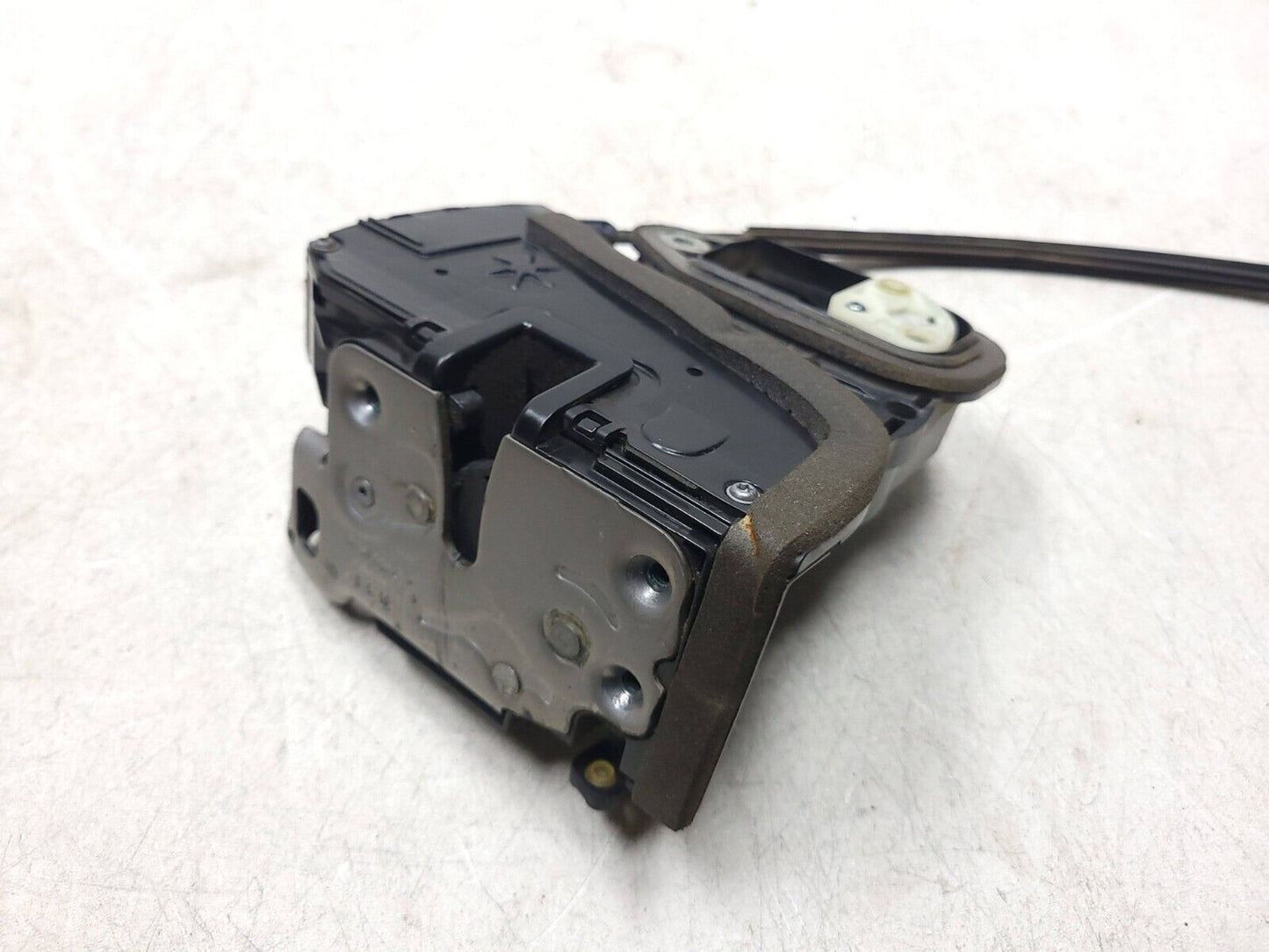 14-19 Chevrolet Silverado 1500 Door Lock Actuator Front Passenger Side Right OEM