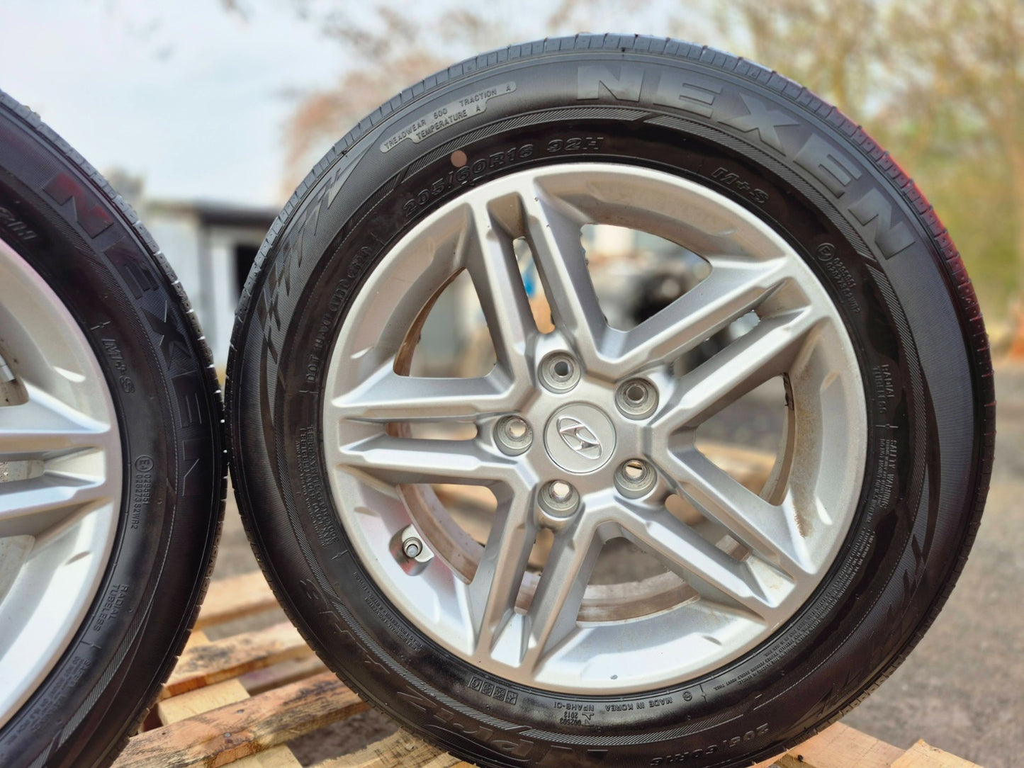 2019 Hyundai Kona Alloy Wheel Rim 16x6.5 & Tire 205/60r16 2pcs OEM
