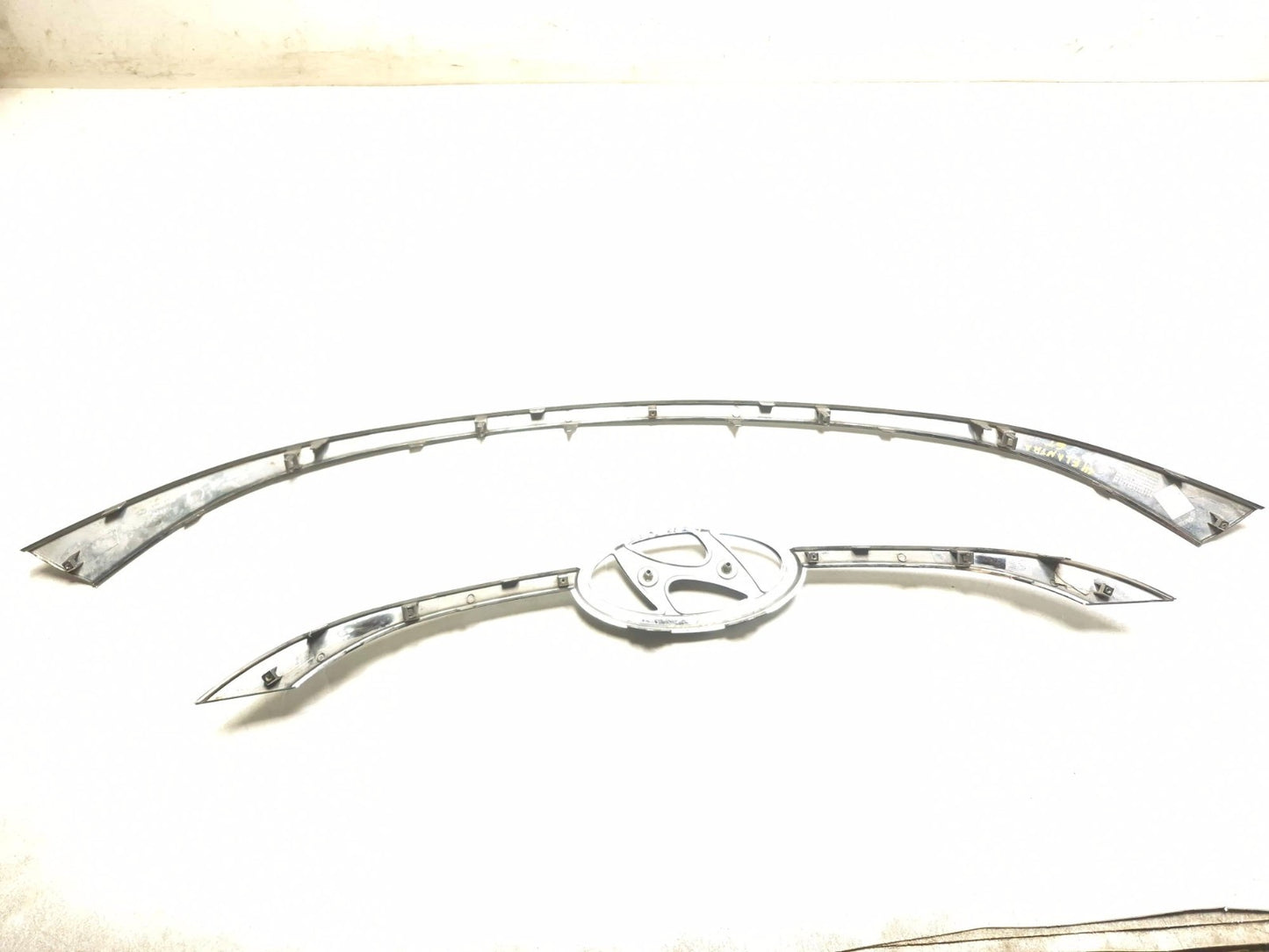 2014 Hyundai Elantra Gt Front Bumper Grille Molding Pair OEM