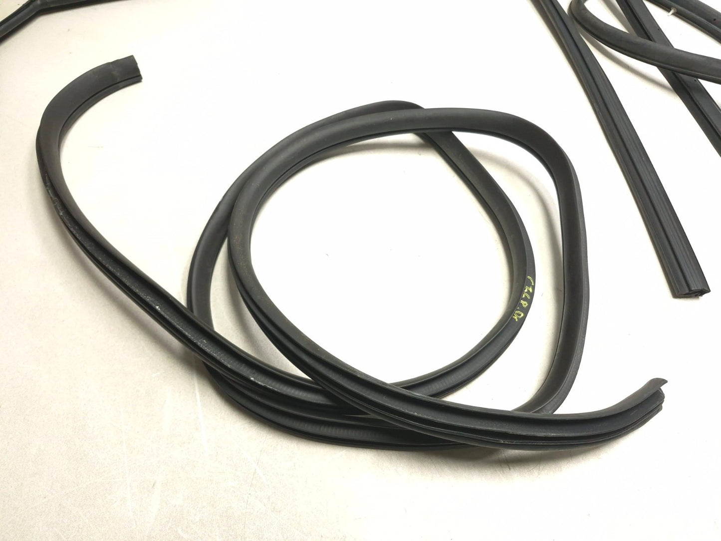 2012 Hyundai Sonata Rear Door Weatherstrip Seal & Molding Driver Side 4 Pcs OEM