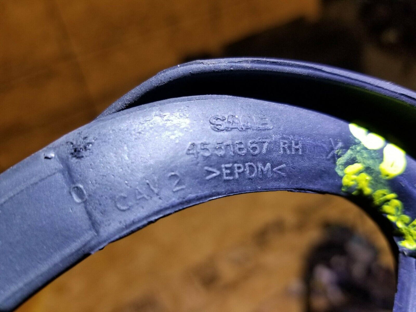 06 07 08 09 Saab 9-5 95 Fron Right Pass Side Door Weatherstrip Rubber Seal OEM