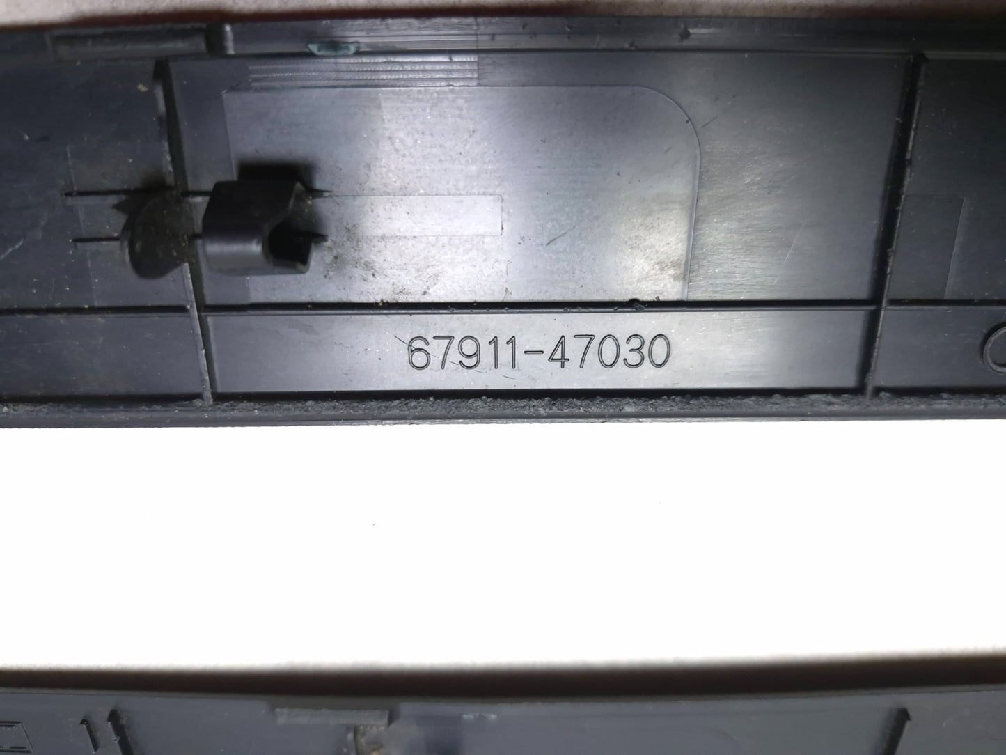 2011 Toyota Prius Front Door Sill Scuff Step Plate Left & Right  OEM