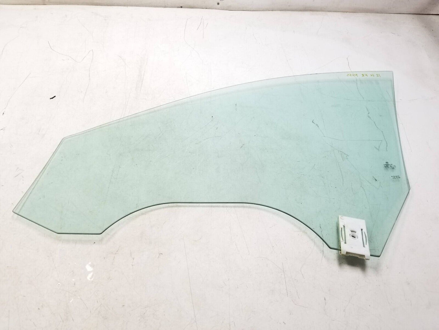 09 - 17 Volkswagen Cc Front Door Window Glass Passenger Side Right OEM