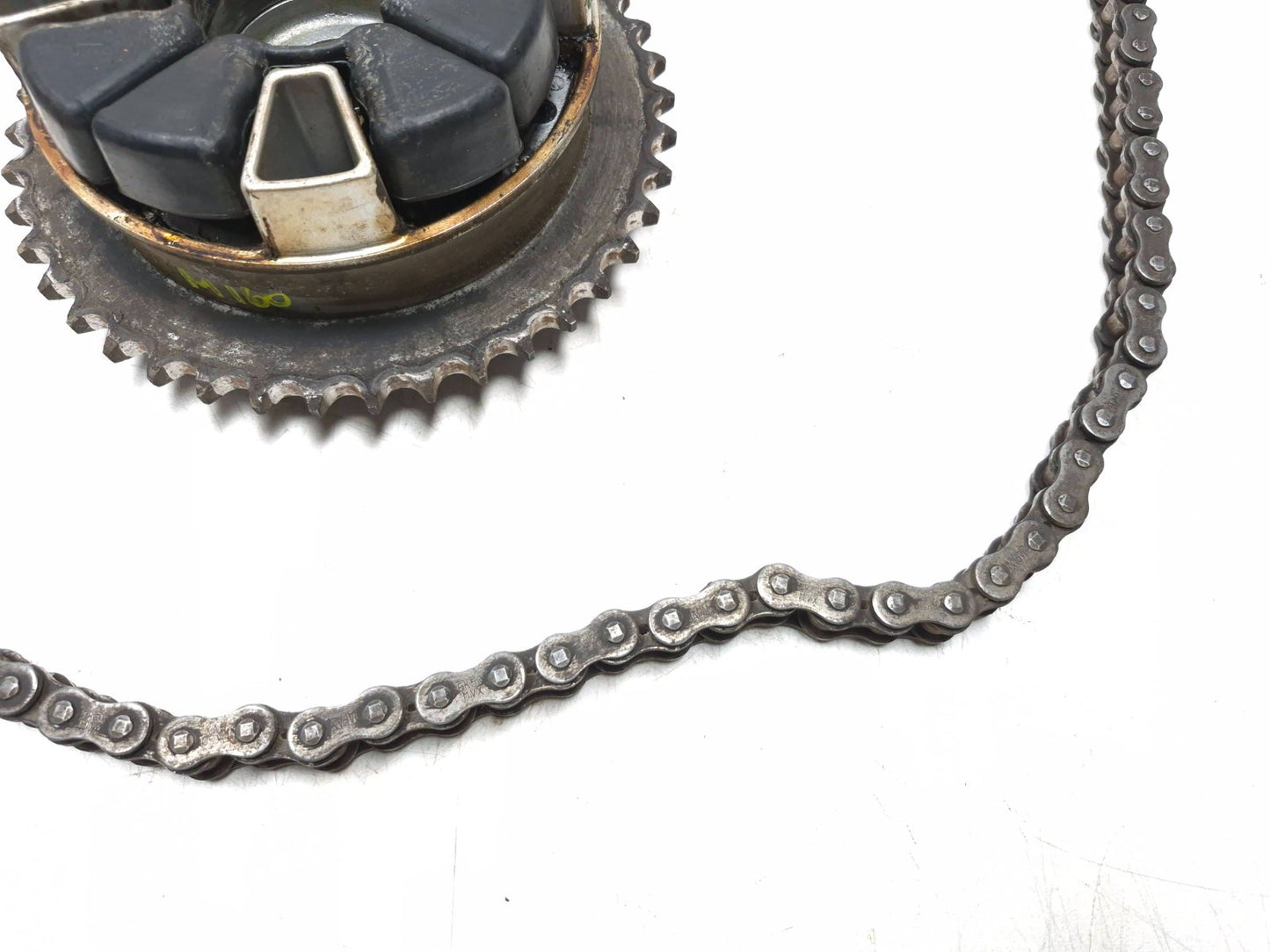2004 Kawasaki Vulcan 800 Vn800 Rear Wheel Hub & Sprocket W/ Drive Chain OEM