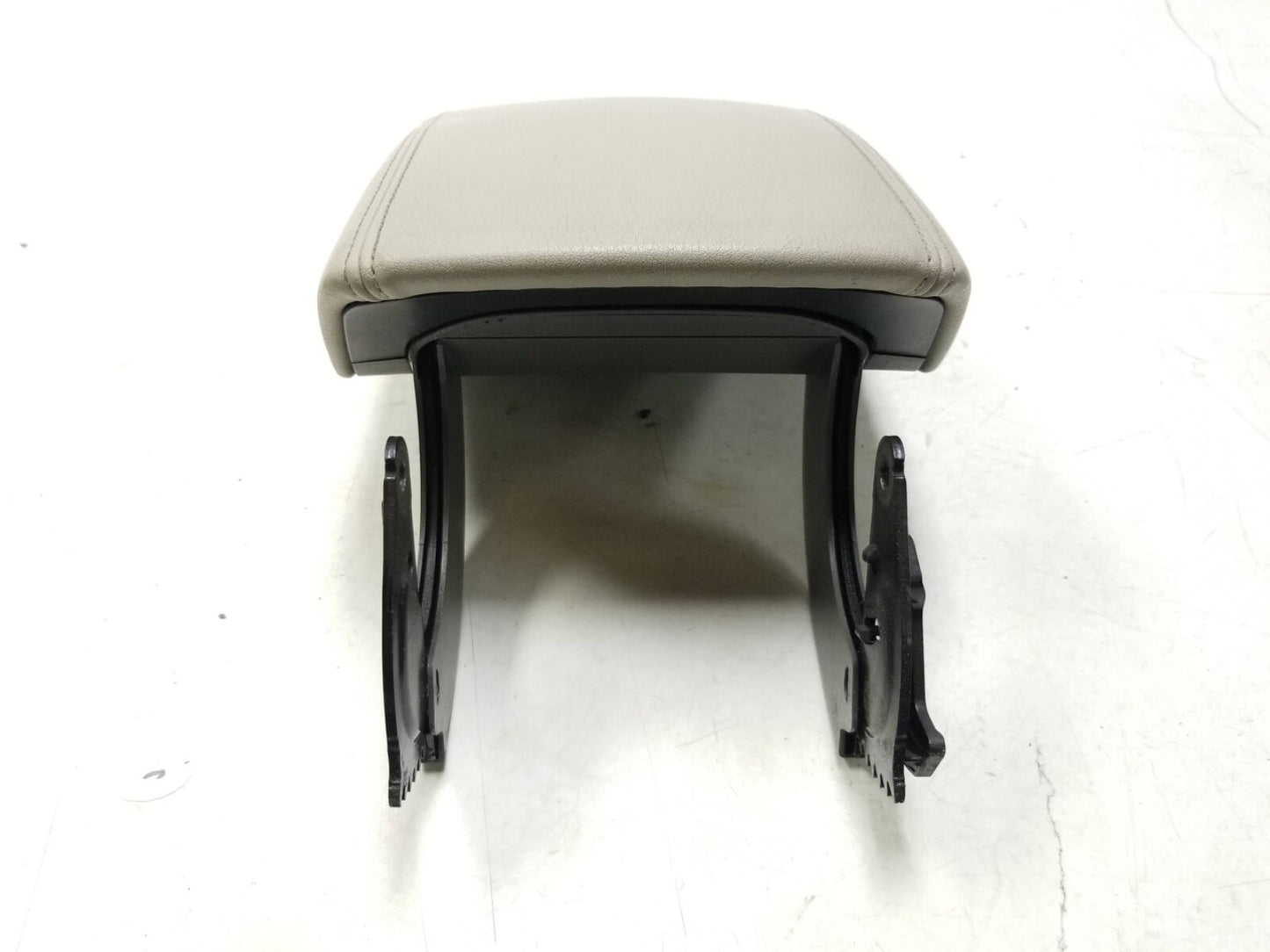 2009 - 2017 Audi Q5 Center Console Armrestoem