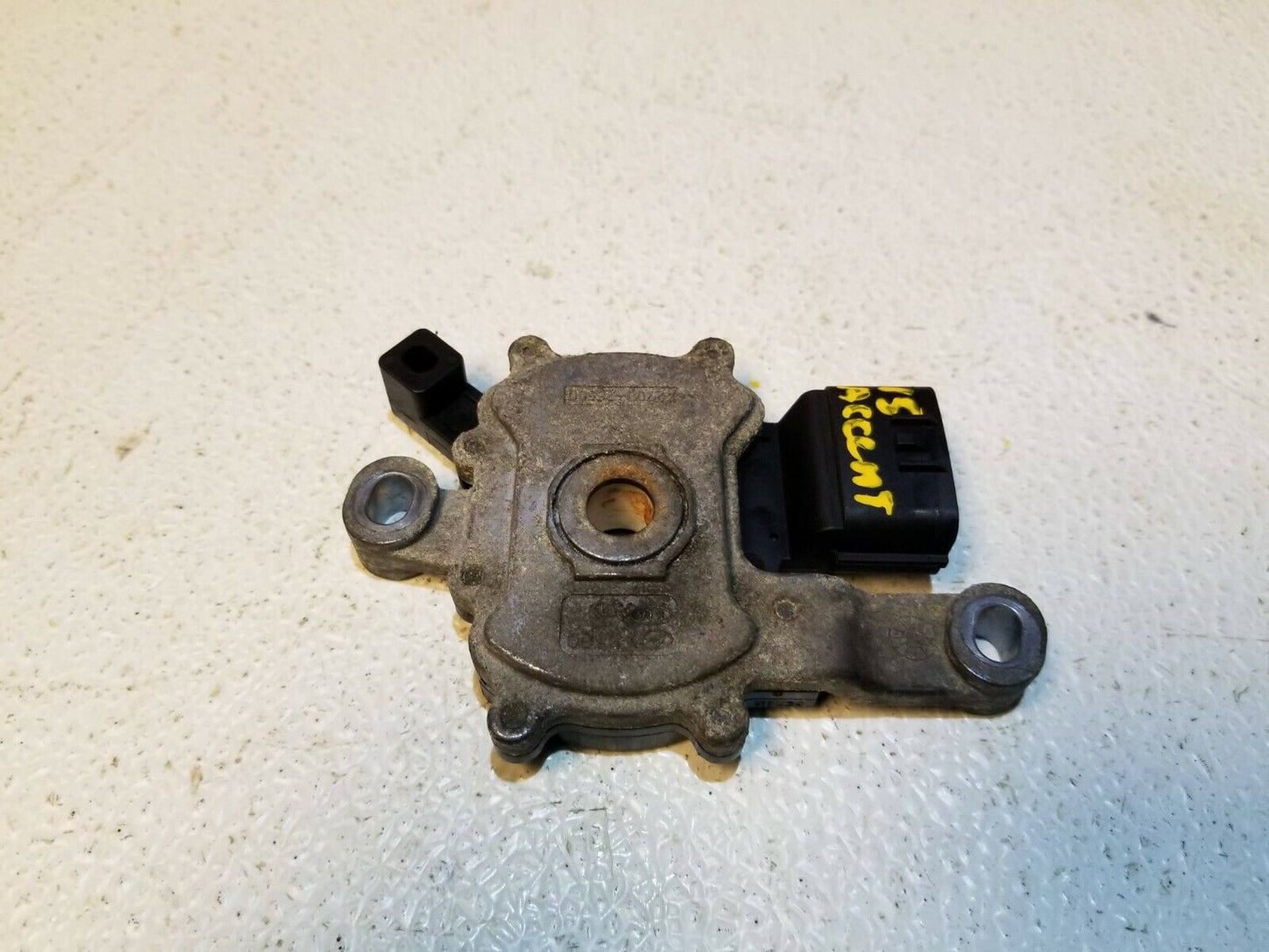 15 16 17 Hyundai Accent Auto Transmission Gear Position Sensor OEM 6-speed