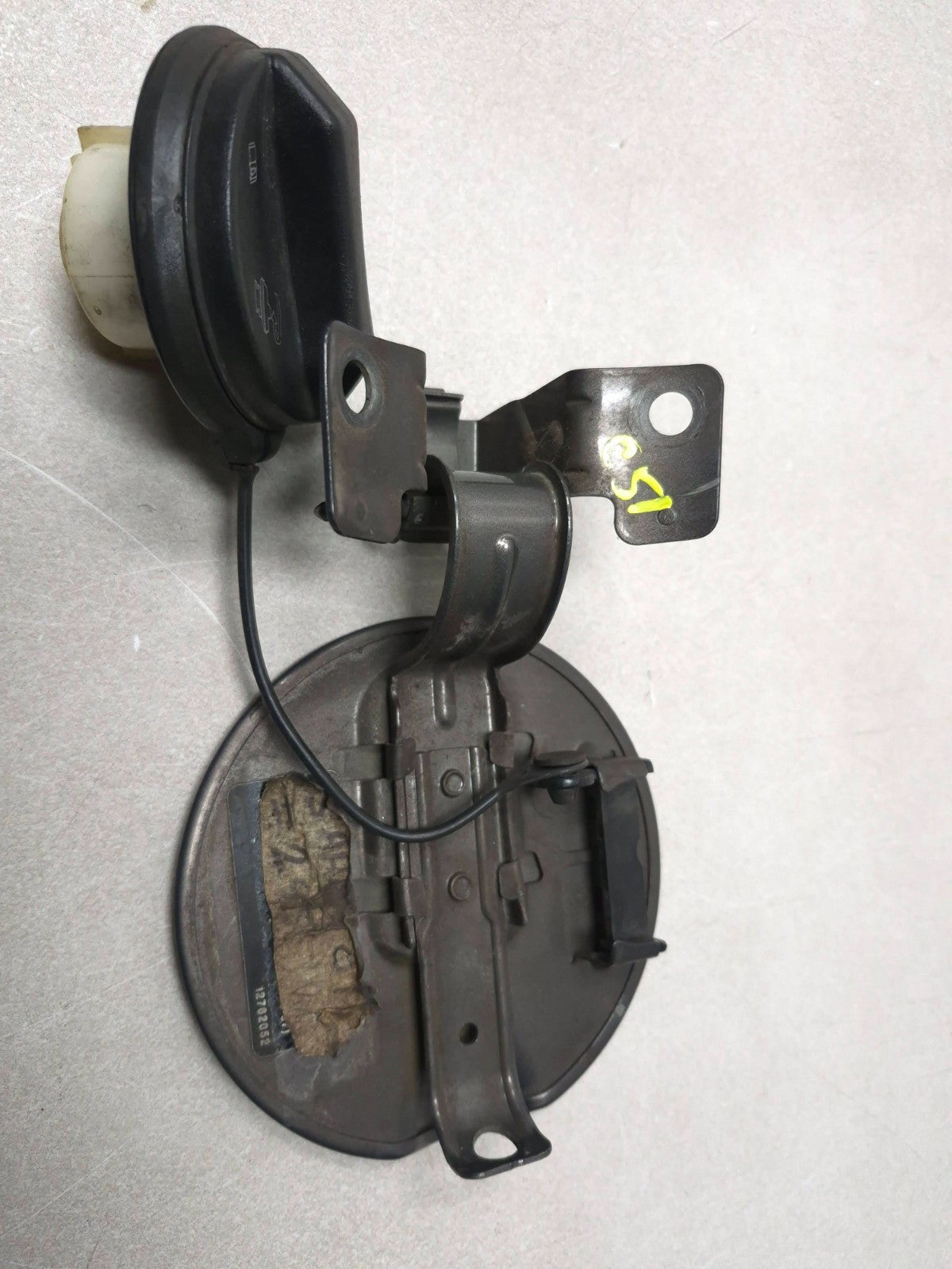 2007 Saab 9-5 Aero Fuel Tank Door W/ Lock Actuator & Cap OEM