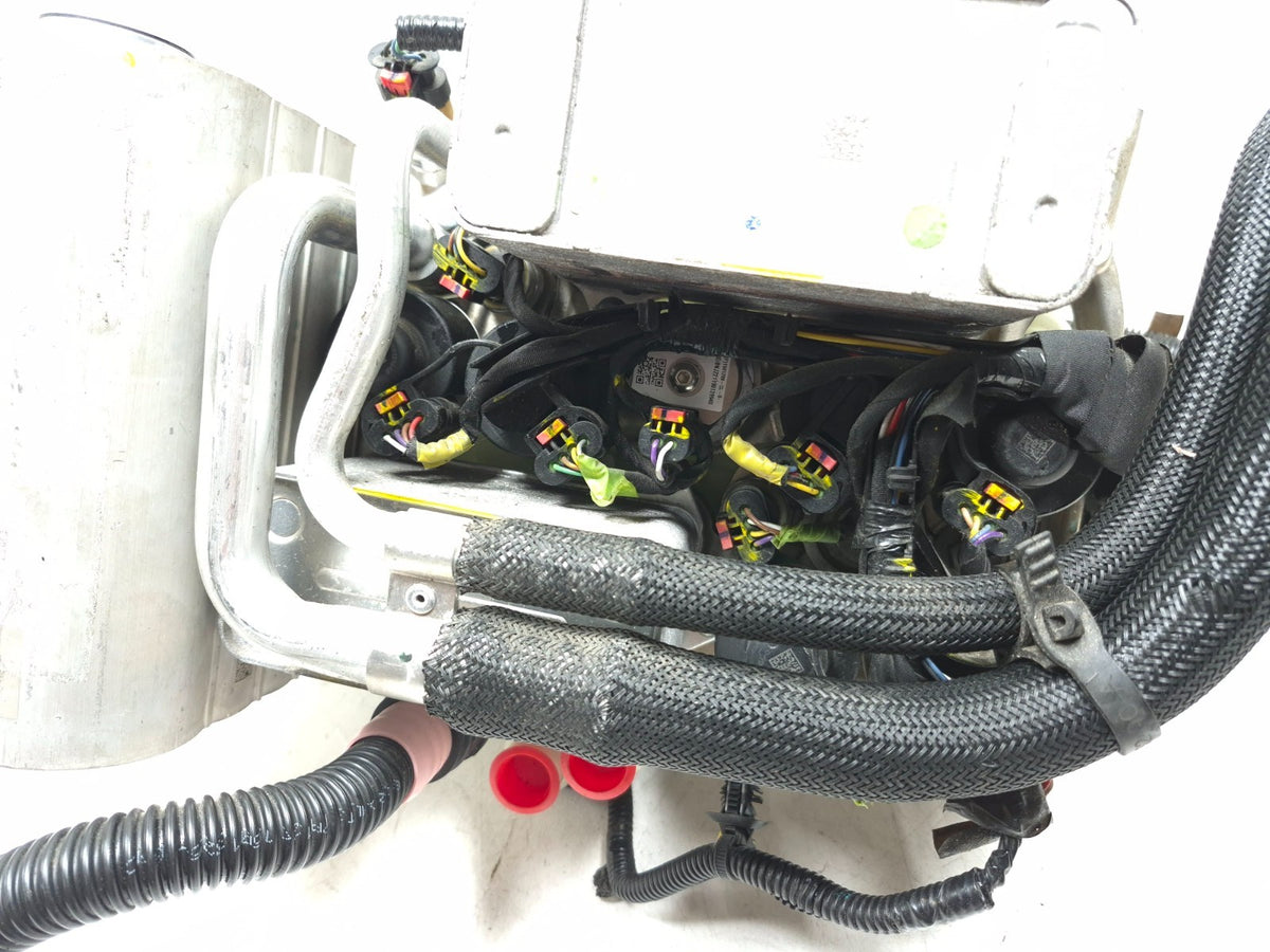 2022 Tesla Model 3 Y Thermal Supermanifold Octovalve Pump Assy OEM