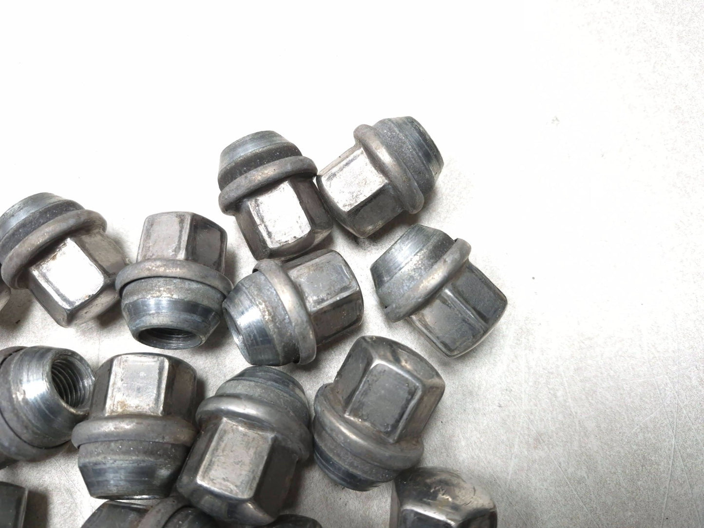 2018 Chrysler 300 Wheel Lug Nut 20pcs OEM