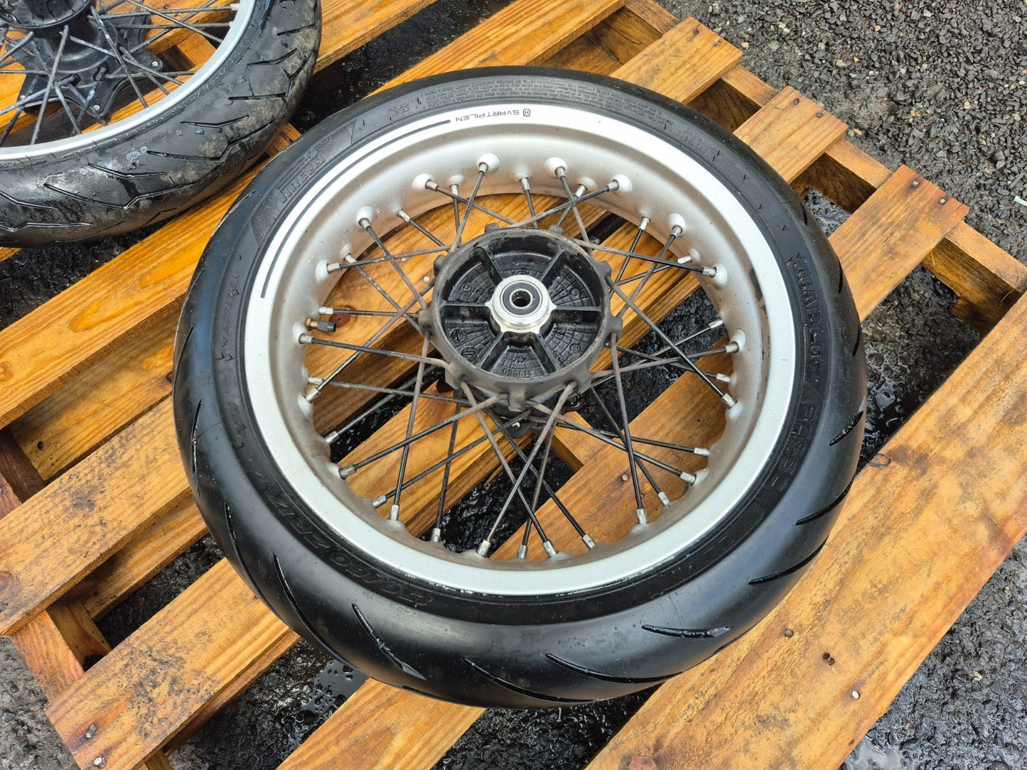 2018 Husqvarna Svartpilen 401 Wheel Rim W/tire Front & Rear Pair OEM