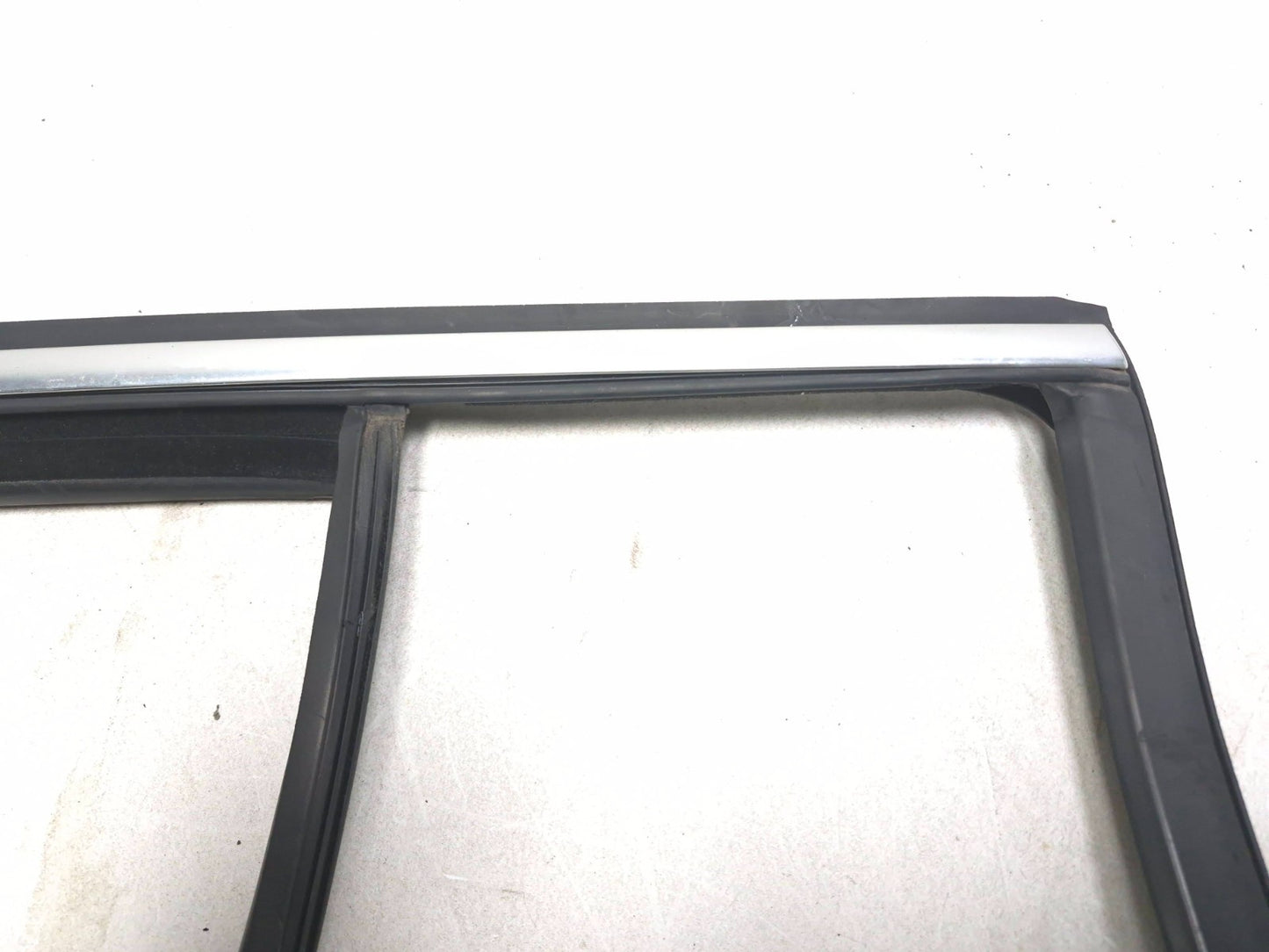2011 Volkswagen Tiguan Rear Door Weatherstrip Seal Driver Side Left 4pcs OEM