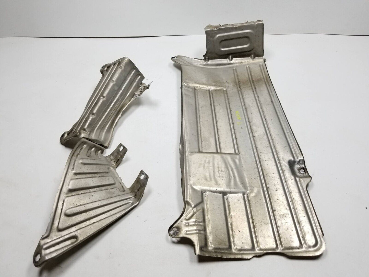 13 14 15 16 GMC Acadia Underbody Heat Guard Shield Pair OEM
