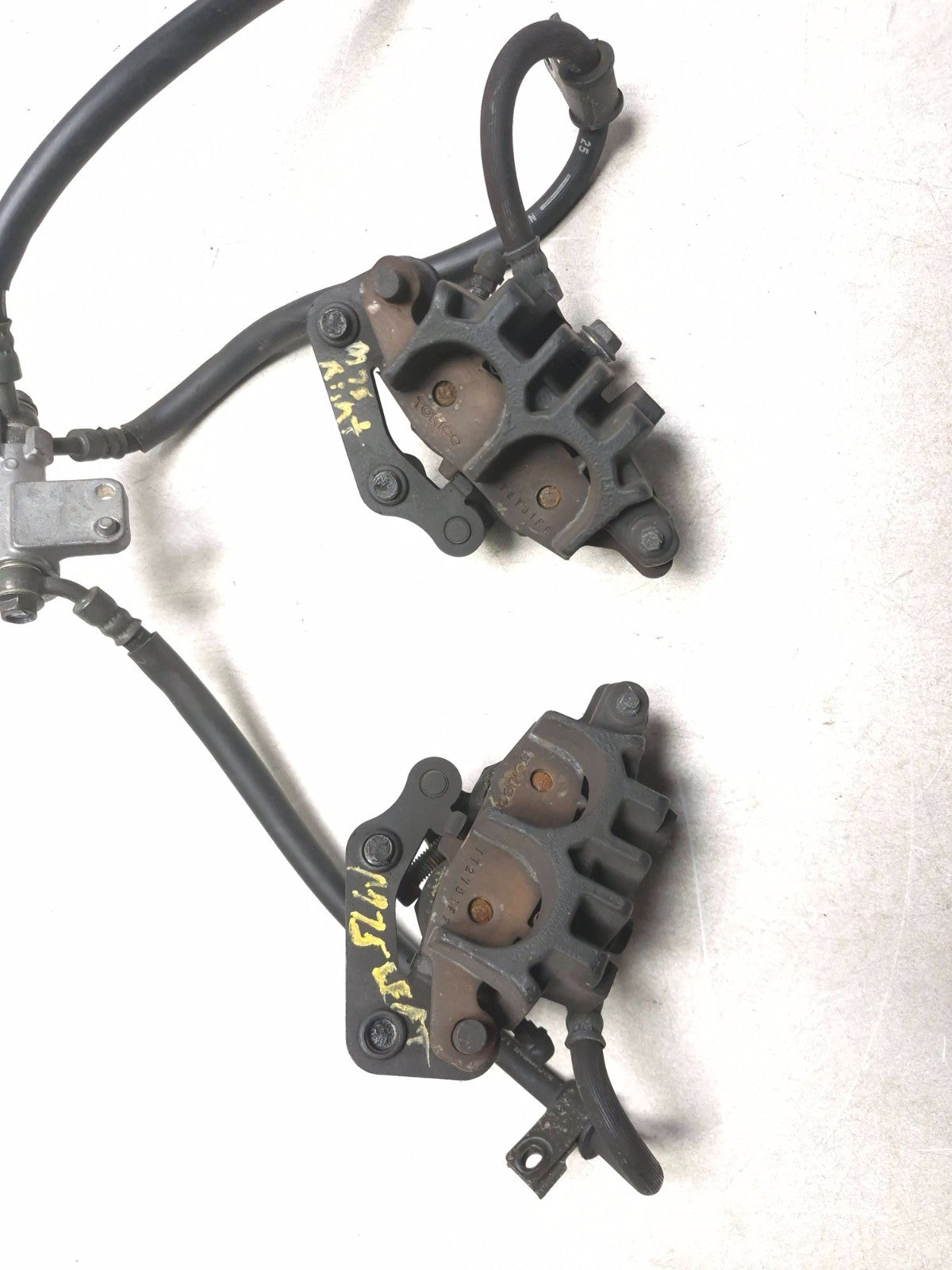 2001 Suzuki Gsx 750f Katana Front Brake Caliper Pair & Brake Hose OEM