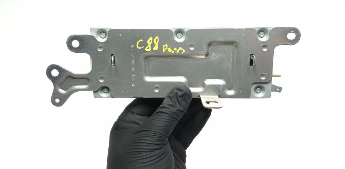 2018 Tesla Model 3 FM Hd Radio Receiver Control Module 1079749-00-d OEM