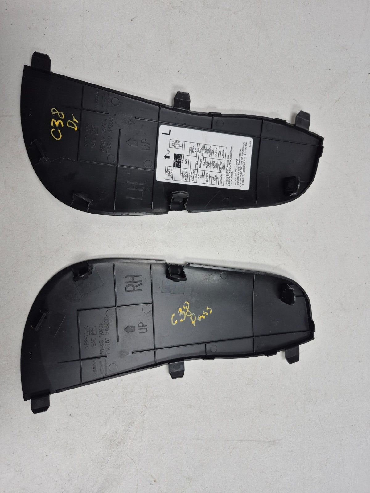 2015 Nissan Juke Dash End Cap Cover Left & Right Pair OEM