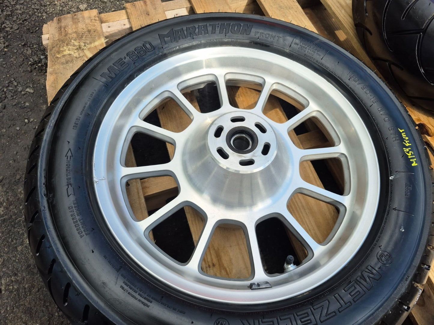 2014 Triumph America Wheel Rim W/tire Metzeler Front & Rear Pair OEM