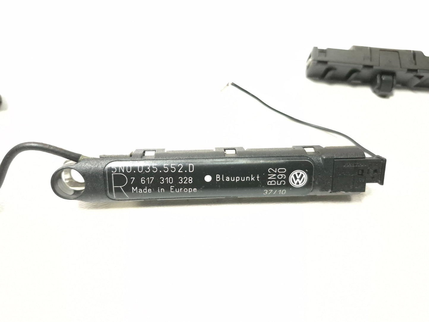 2011 Volkswagen Tiguan Antenna Booster With Suppressor OEM