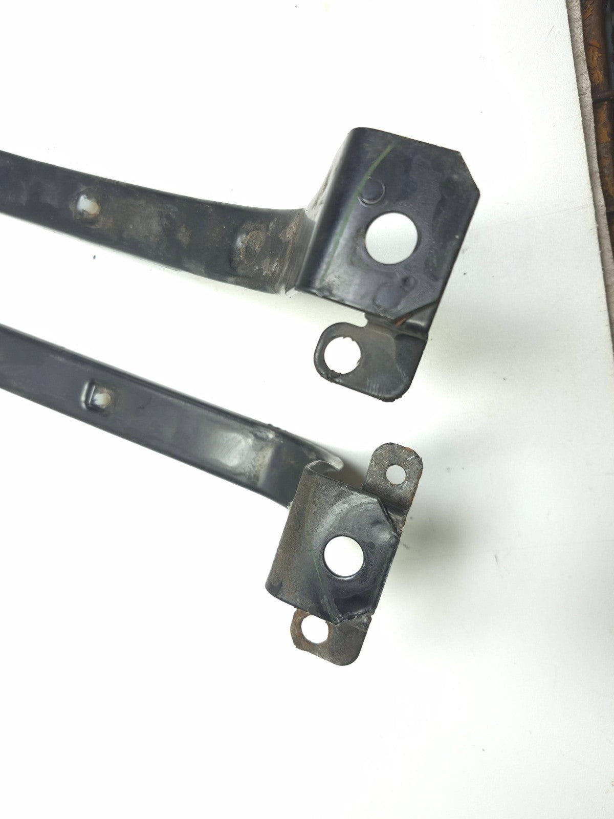 2013 Volvo S60 Fuel Tank Support Strap 2pcs OEM
