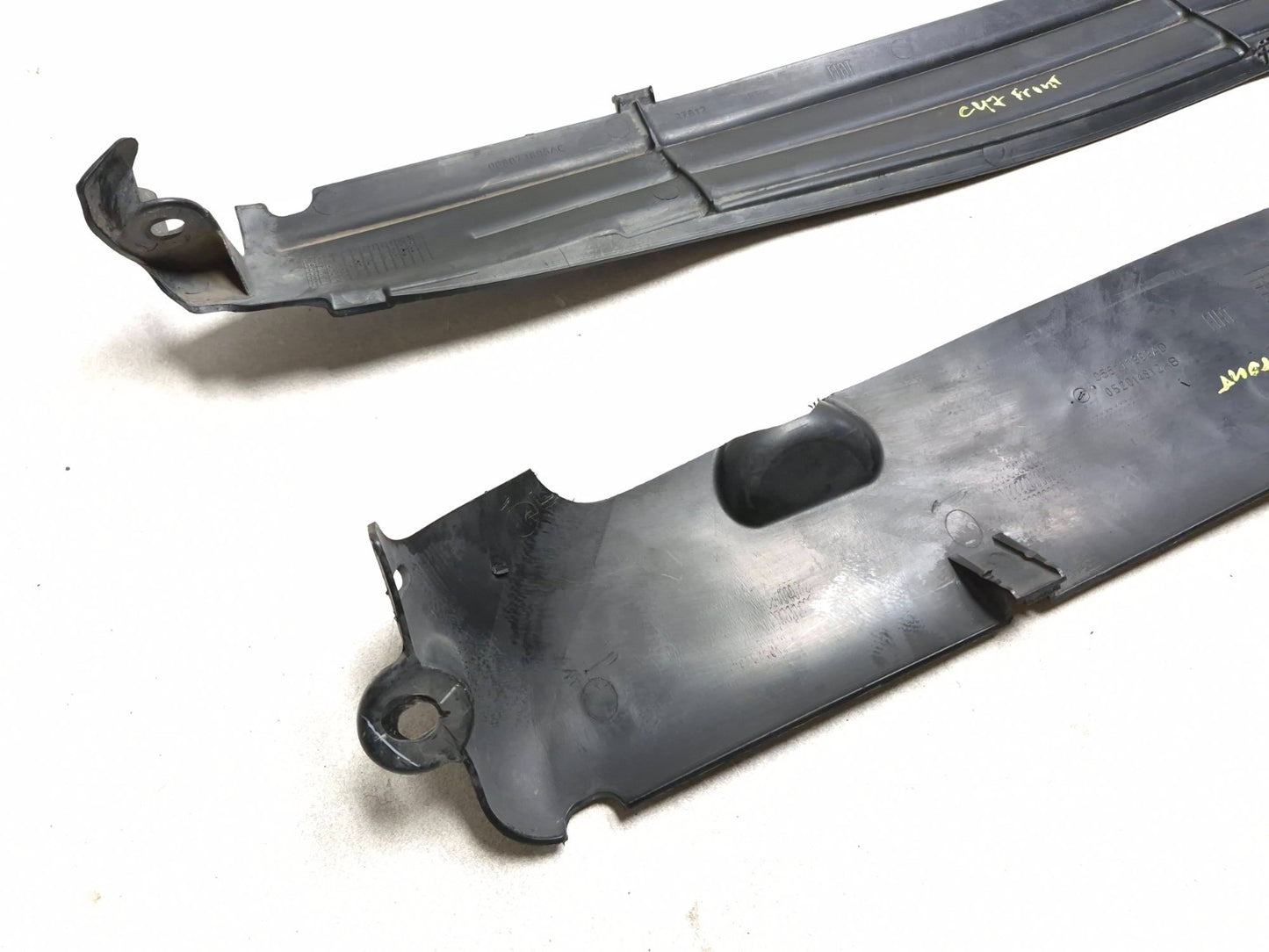 2013 Fiat 500 Turbo Front Radiator Protection Seal Cover Trim 2pcs OEM