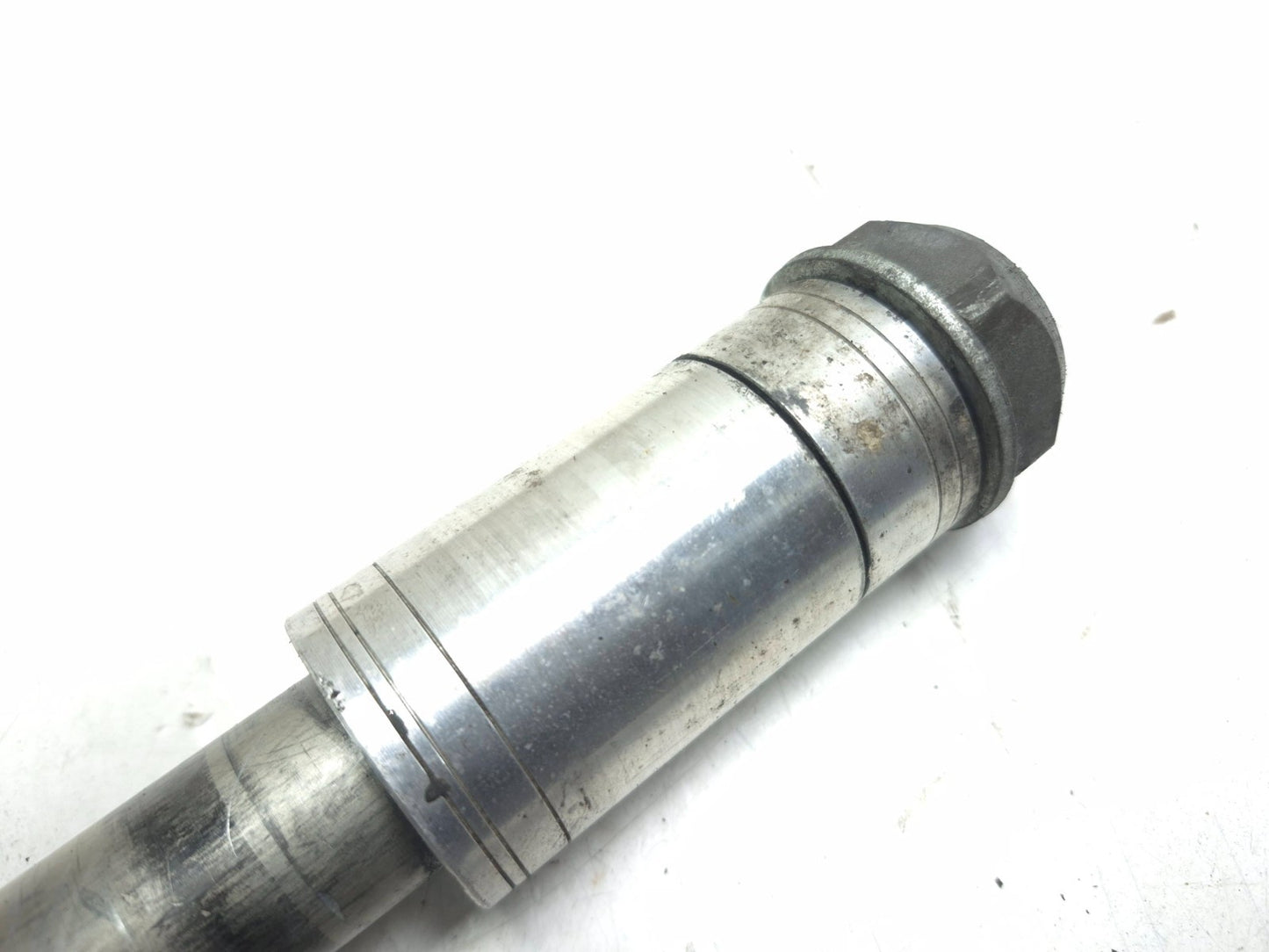 2008 Harley-davidson Dyna Fat Bob Fxdf  Rear Wheel Axle OEM