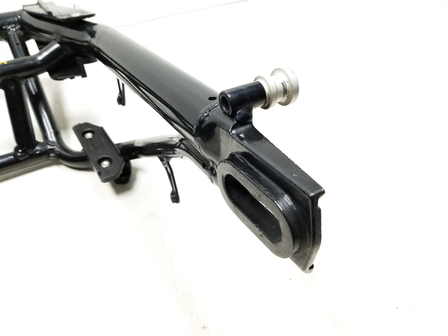 20 - 24 Benelli 302s Swingarm Swing Arm OEM 1609 Miles