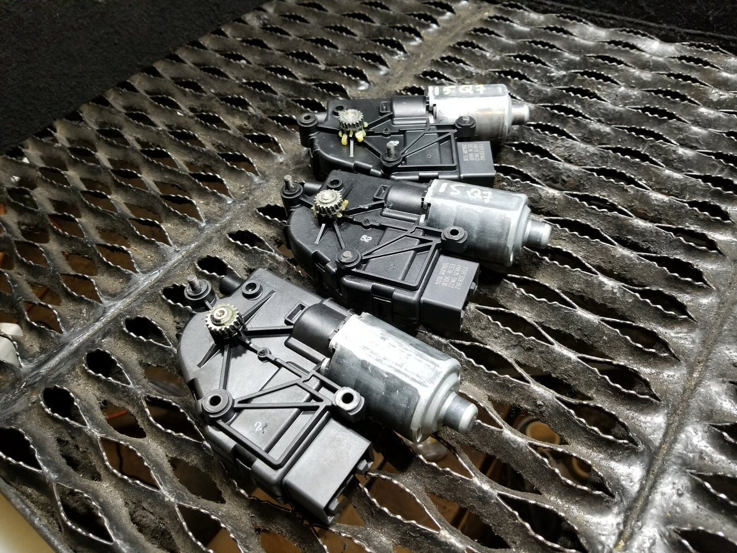 11 12 13 14 15  Audi Q7 Sunroof Motor 3pcs OEM 87k Miles