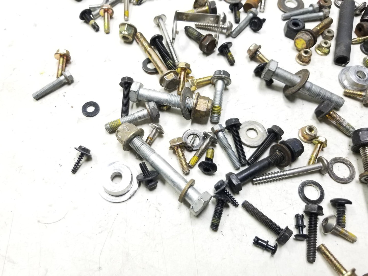 16-19 Ski-doo Renegade Enduro Ace 900 Misc Bolts Hardware Bracket Nuts Bol Oem✅