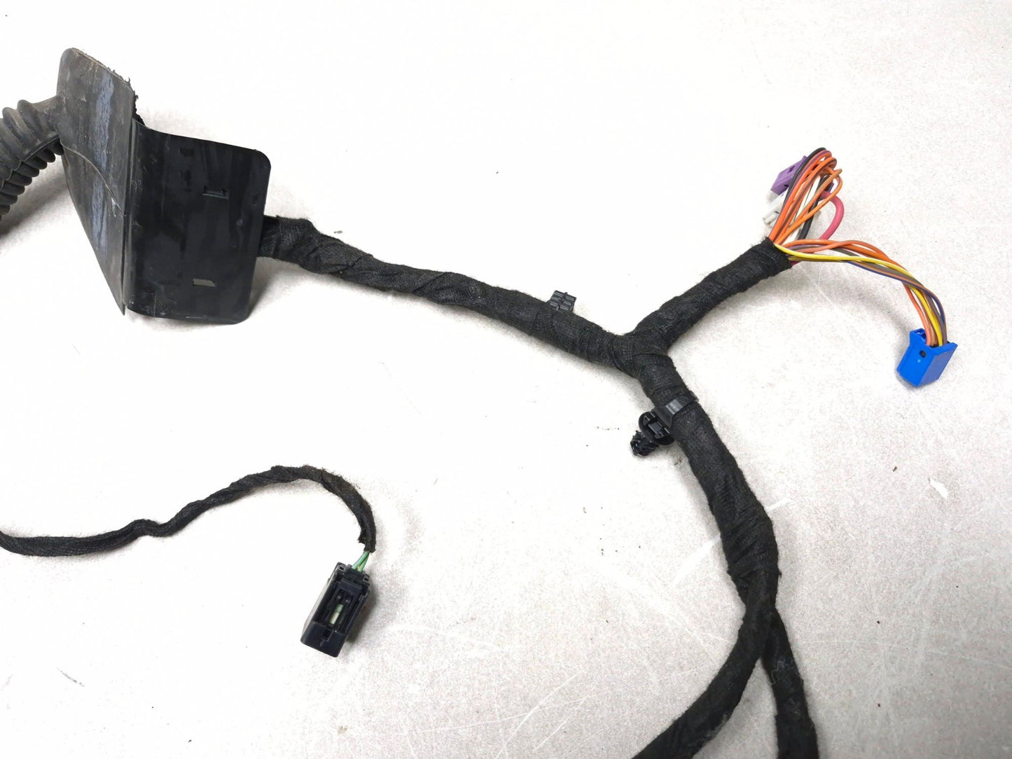 2018 Chrysler 300 Limited AWD Front Passenger Side Door Wiring Harness OEM